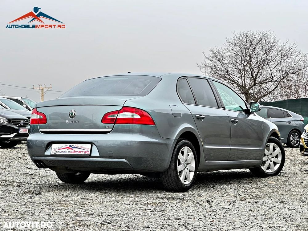 Skoda Superb 2.0 TDI DPF Elegance - 2
