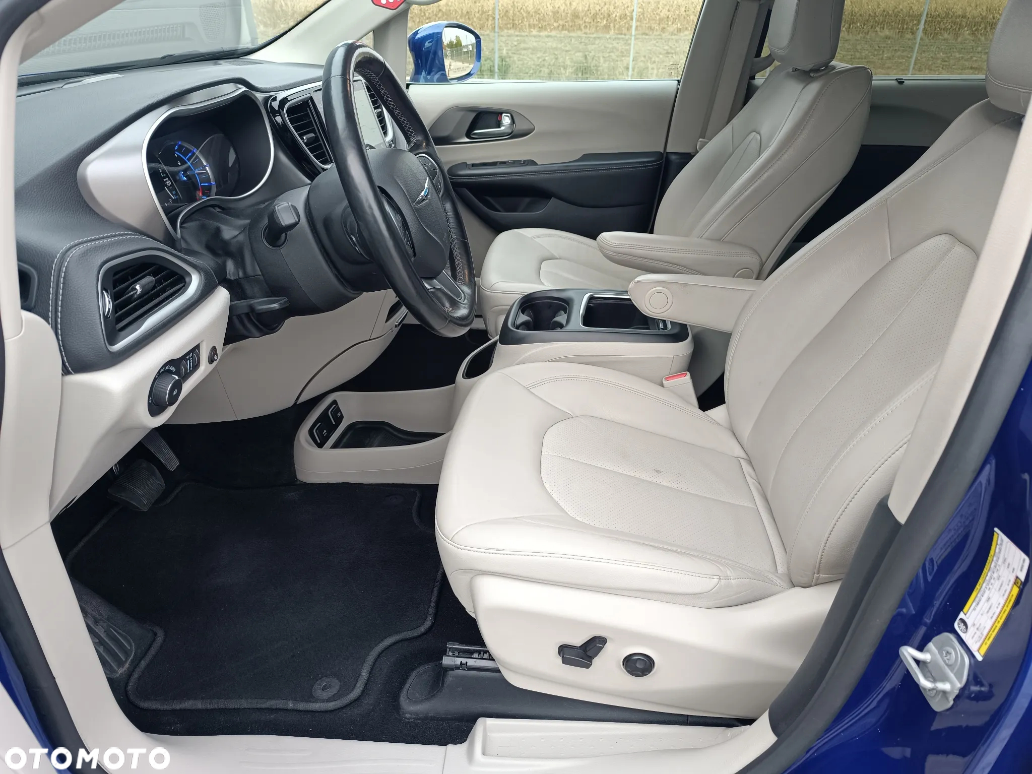 Chrysler Pacifica - 17