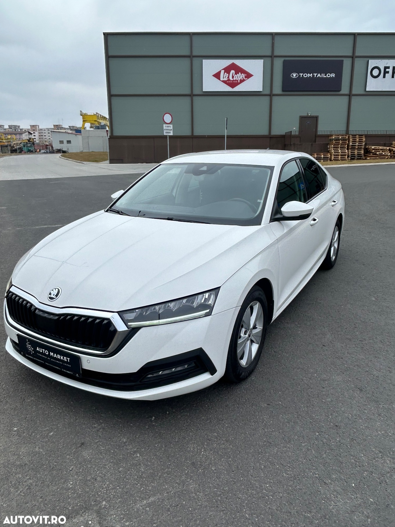 Skoda Octavia 2.0 TDI Ambition - 11