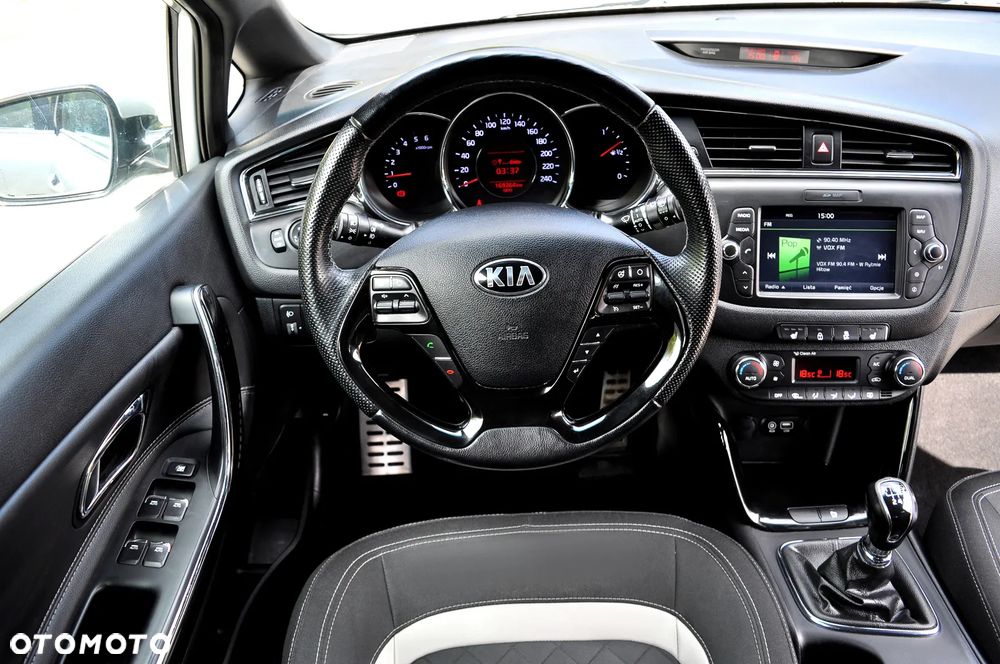 Kia Ceed 1.6 CRDi 136 ISG GT Line - 25