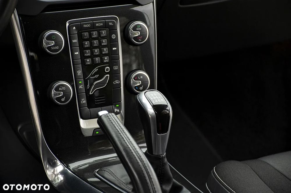 Volvo V40 D2 Summum - 28