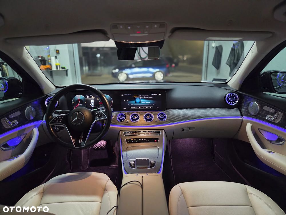 Mercedes-Benz Klasa E 300 d 4-Matic Exclusive - 34