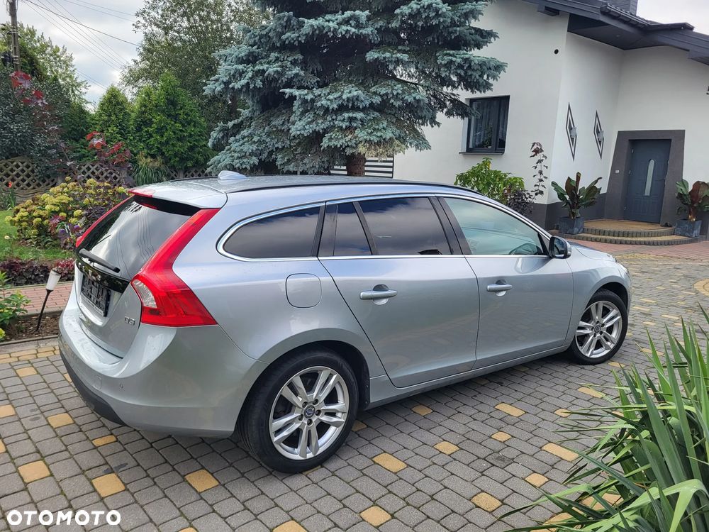 Volvo V60 D3 Momentum - 19