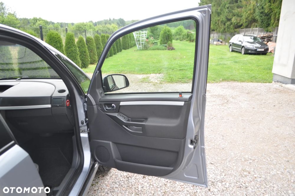 Opel Meriva 1.6 16V Cosmo - 13