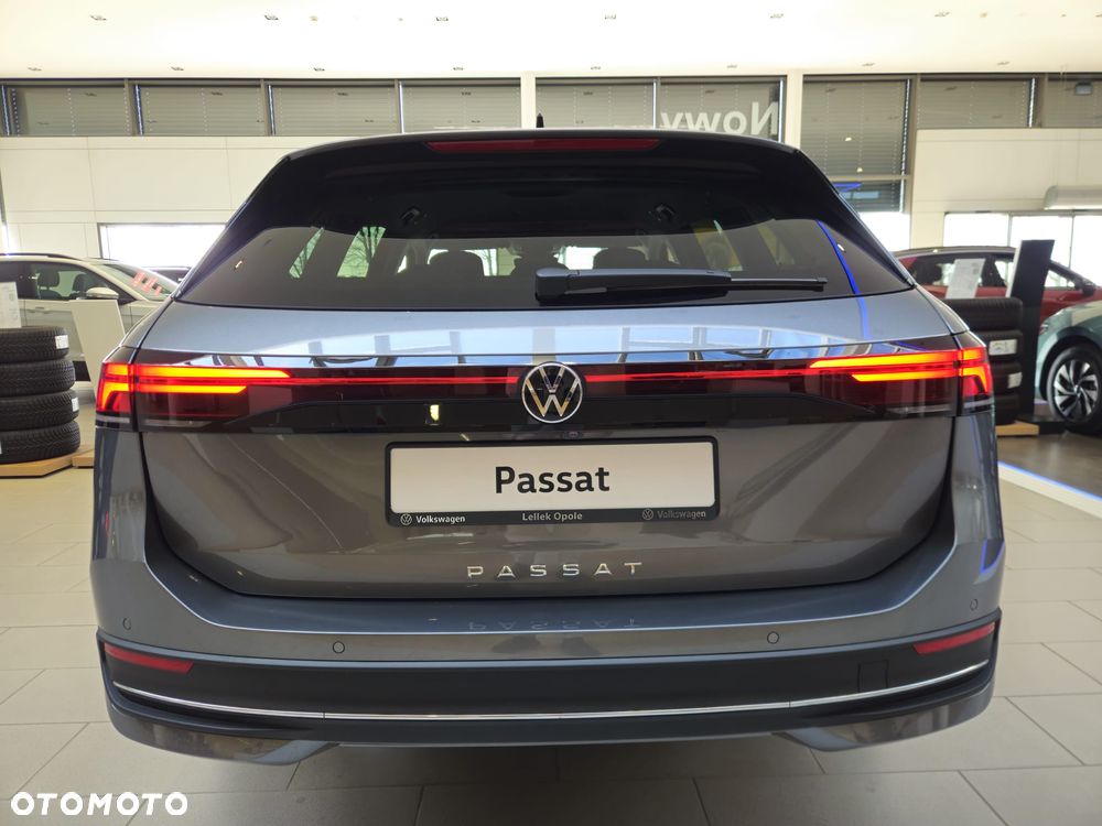 Volkswagen Passat - 4