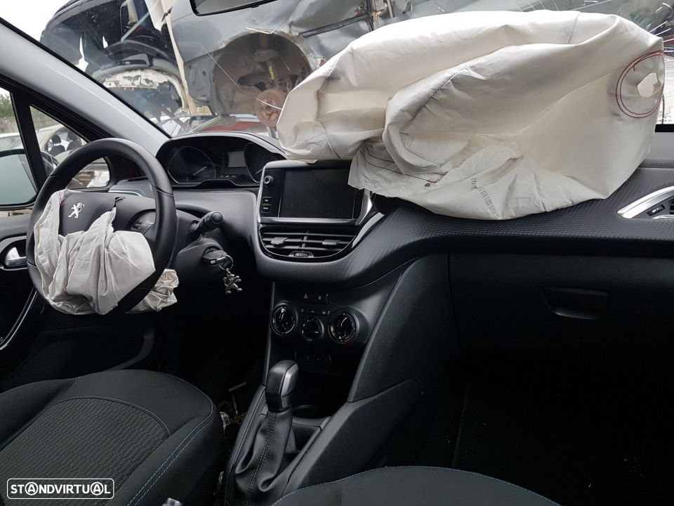 Peugeot 208 2017 Blue Hdi para peças - 4
