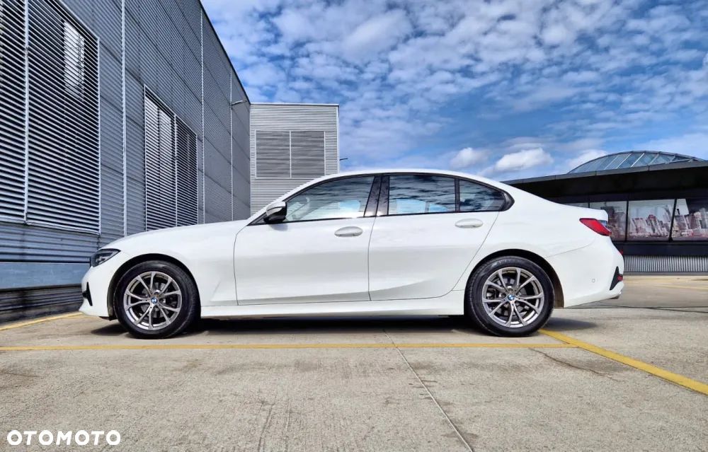 BMW Seria 3 318d Sport Line - 6