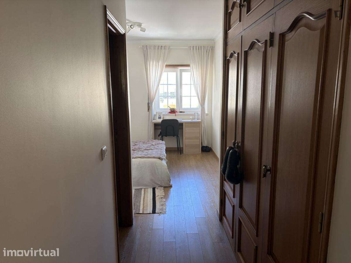 Quarto - localizado em Mafra - Grande imagem: 3/10