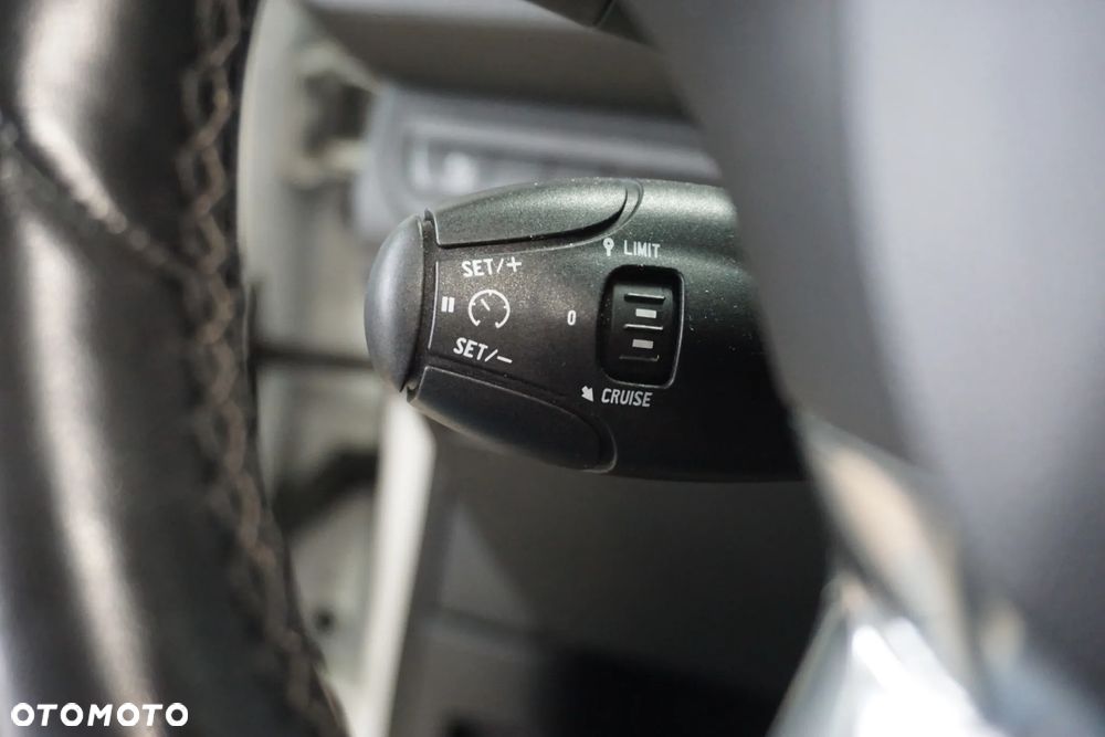 Peugeot 2008 BlueHDi 100 STOP & START Style - 34