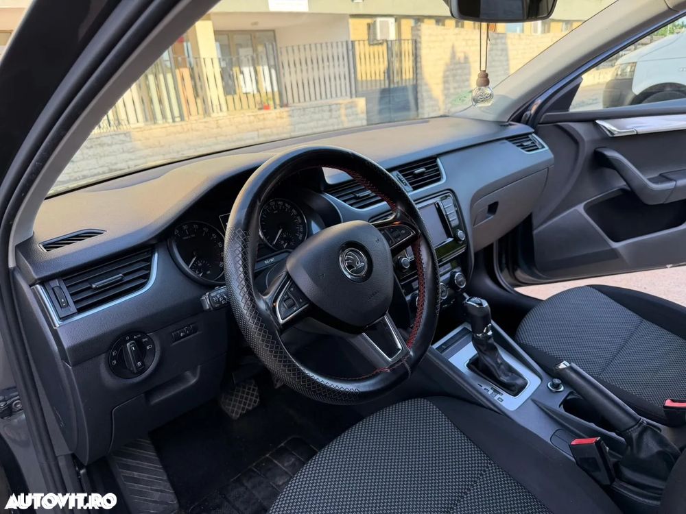 Skoda Octavia 2.0 TDI ELEGANCE DSG - 5