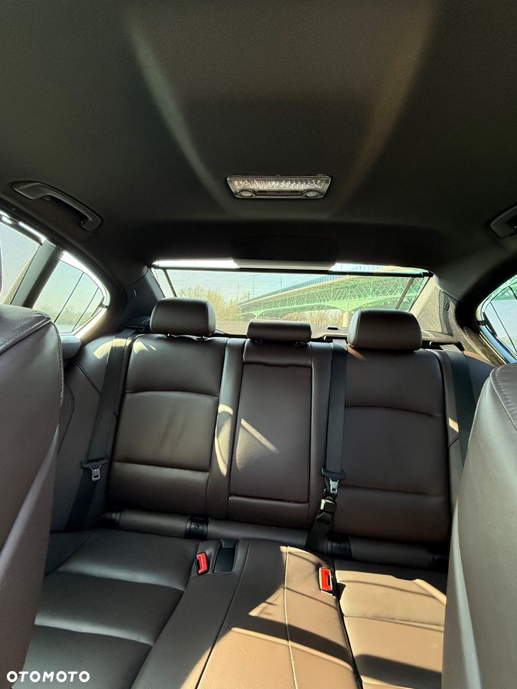 BMW Seria 5 530d xDrive - 26