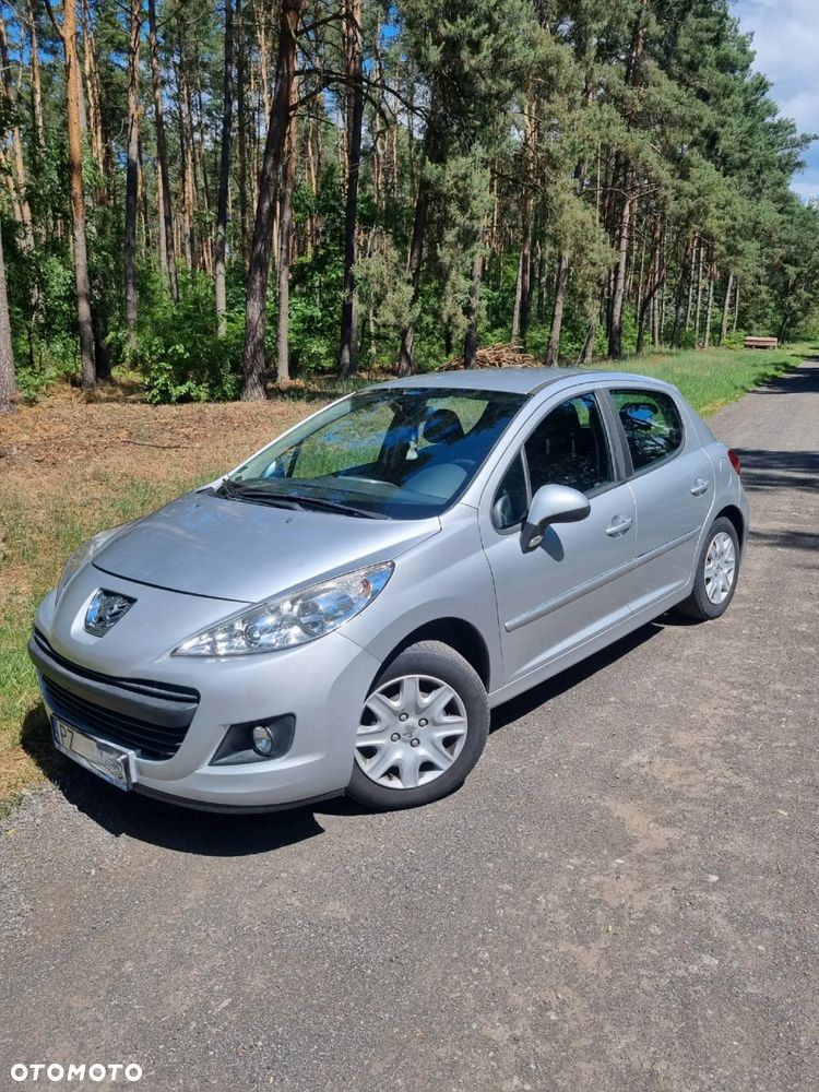 Peugeot 207 - 1