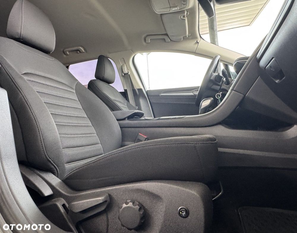 Ford Mondeo - 21