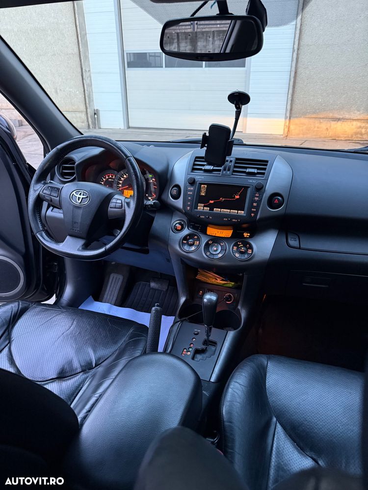 Toyota RAV4 2.2 D-CAT AWD Aut Luxury - 5