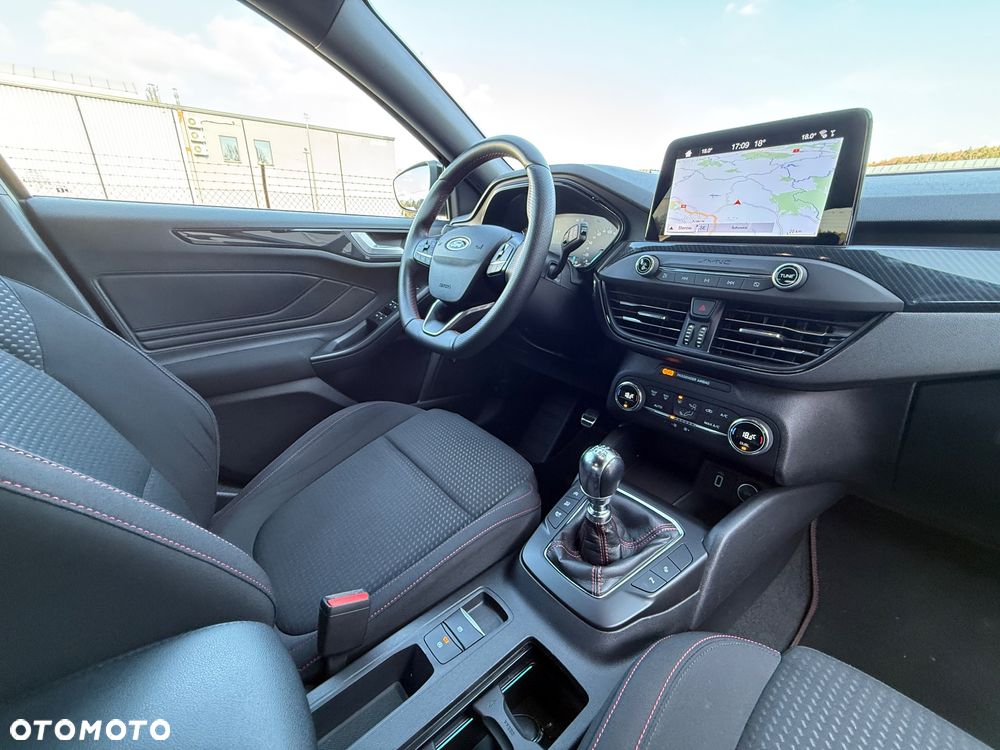 Ford Focus 1.0 EcoBoost ST-Line - 24