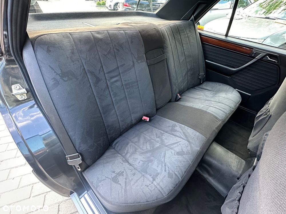 Mercedes-Benz W124 (1984-1993) - 11