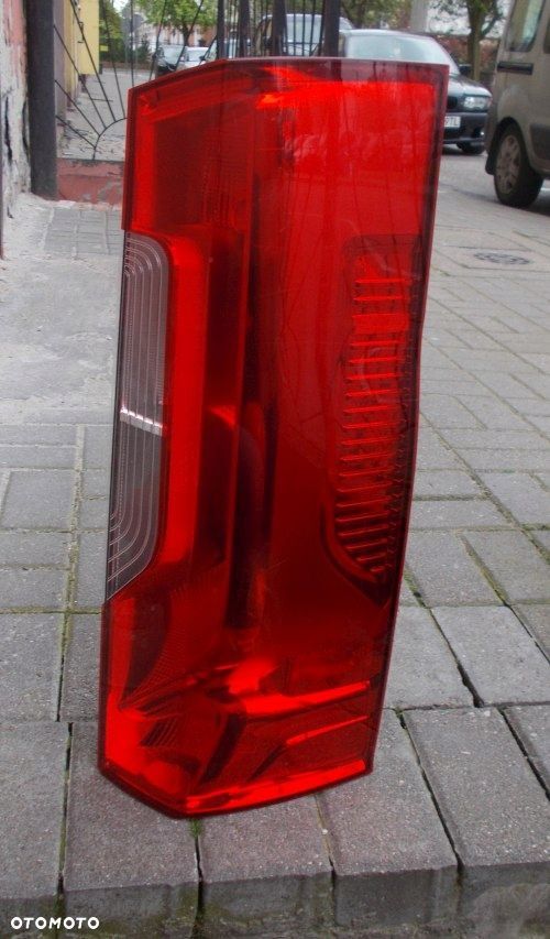 MERCEDES SPRINTER W907 W910 PRAWA LAMPA ZWYKŁA ORYGINAŁ - 2
