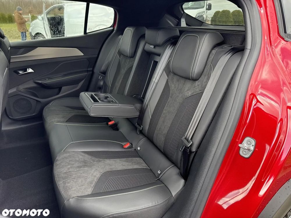 Peugeot 408 - 16