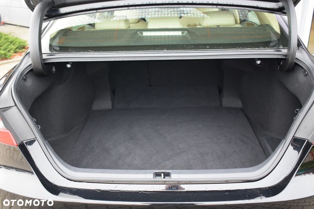 Toyota Camry 2.5 Hybrid Comfort CVT - 17