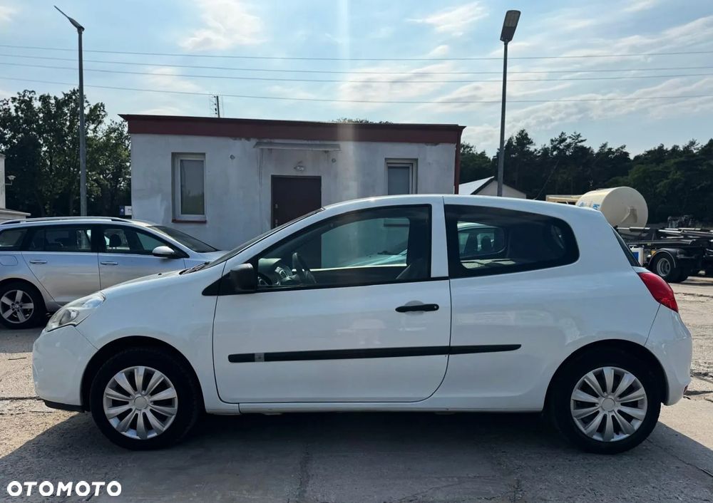 Renault Clio - 22