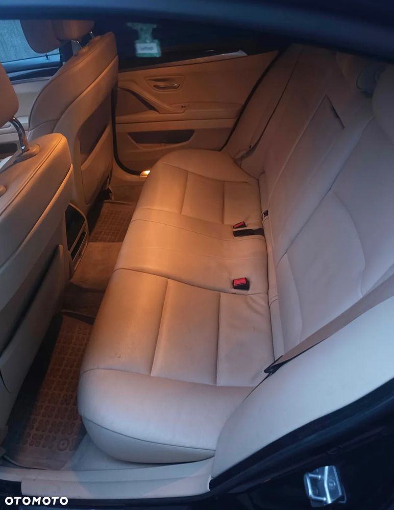 BMW Seria 5 528i xDrive - 8