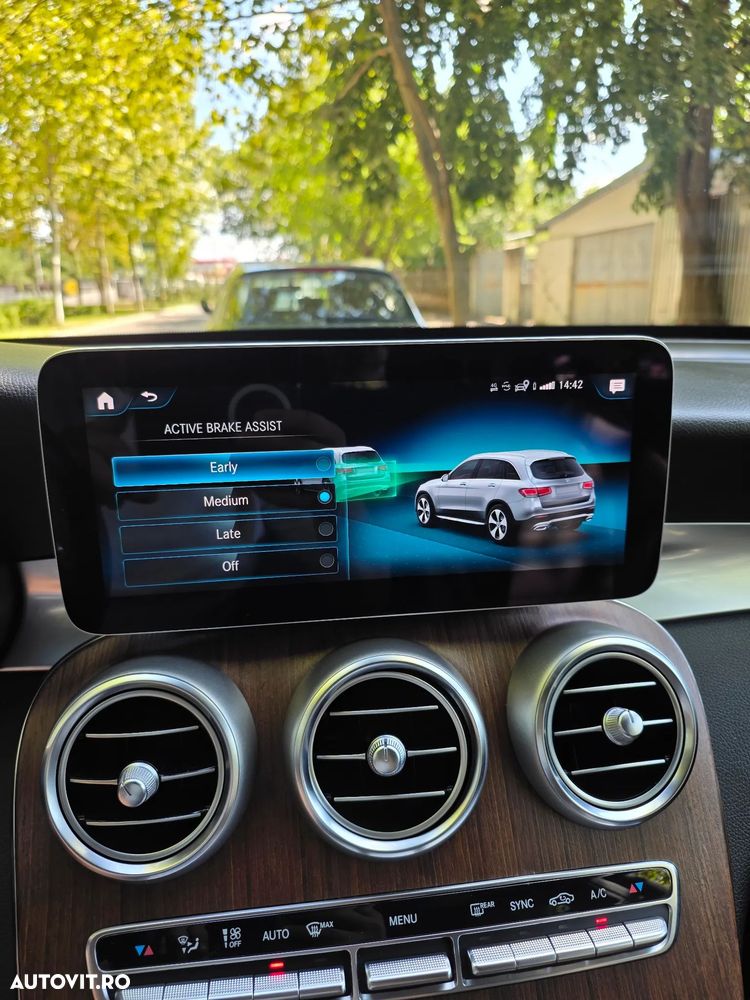 Mercedes-Benz GLC 220 d 4MATIC - 12