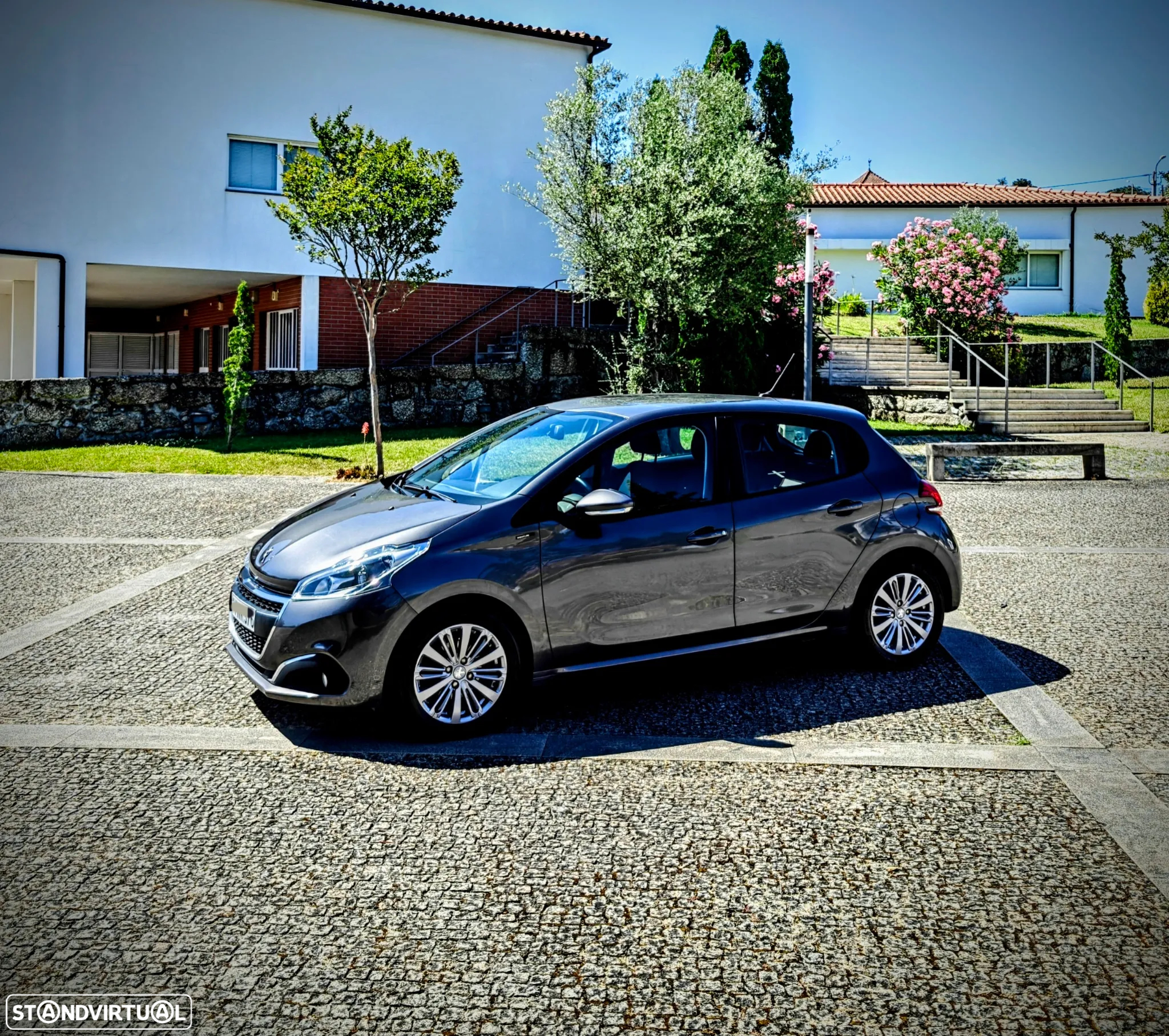 Peugeot 208 1.2 PureTech Style - 18
