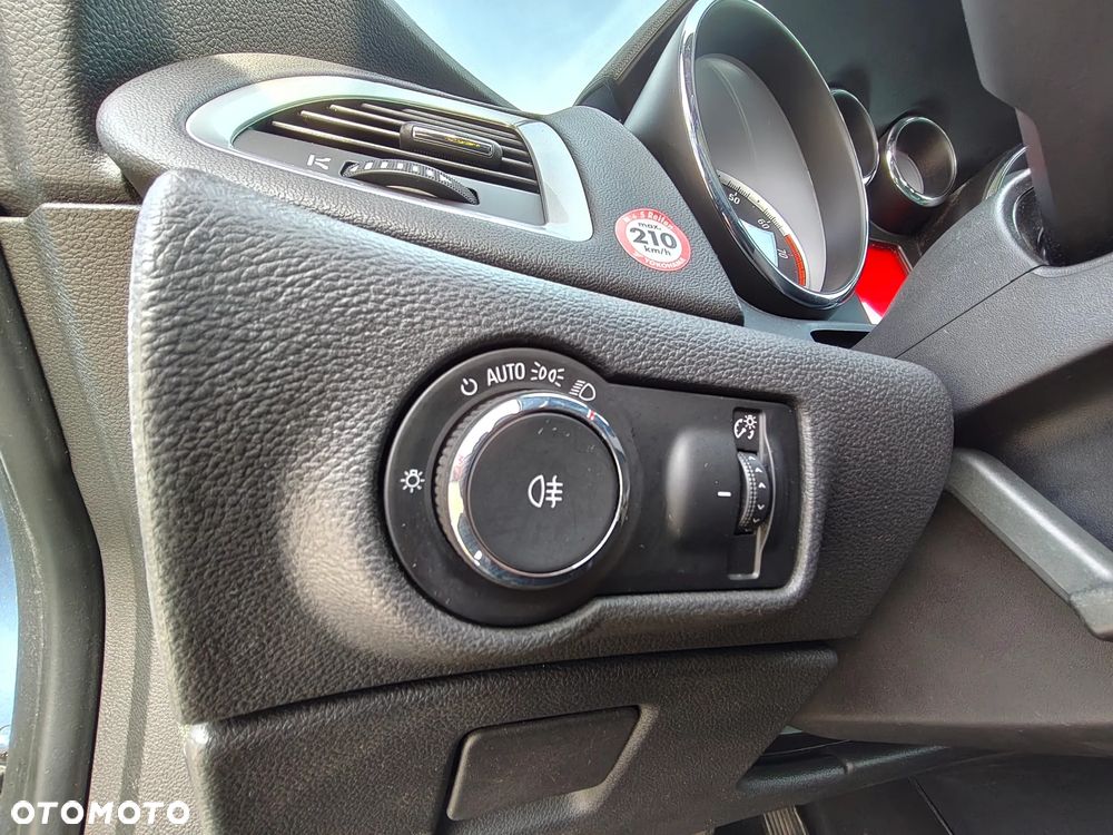 Opel Astra 1.4 Turbo Sport - 24