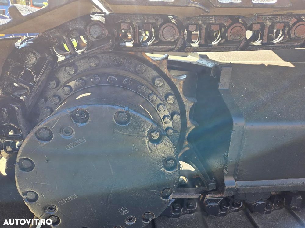 Hitachi ZX250LCN-6, 2020, 9.449h, 27,3t, cupa 1,55mc, Ingust latime 2,99m, camera spate, camere laterale, inst picon, consum mediu 9,8l/h, ridica 13t, motor Isuzu 173CP, 3 pompe hidr HITACHI, 3 camere, produs in JAPONIA, leasing 4 ani-PROMOTIE 68.900 EUR+tva - 21