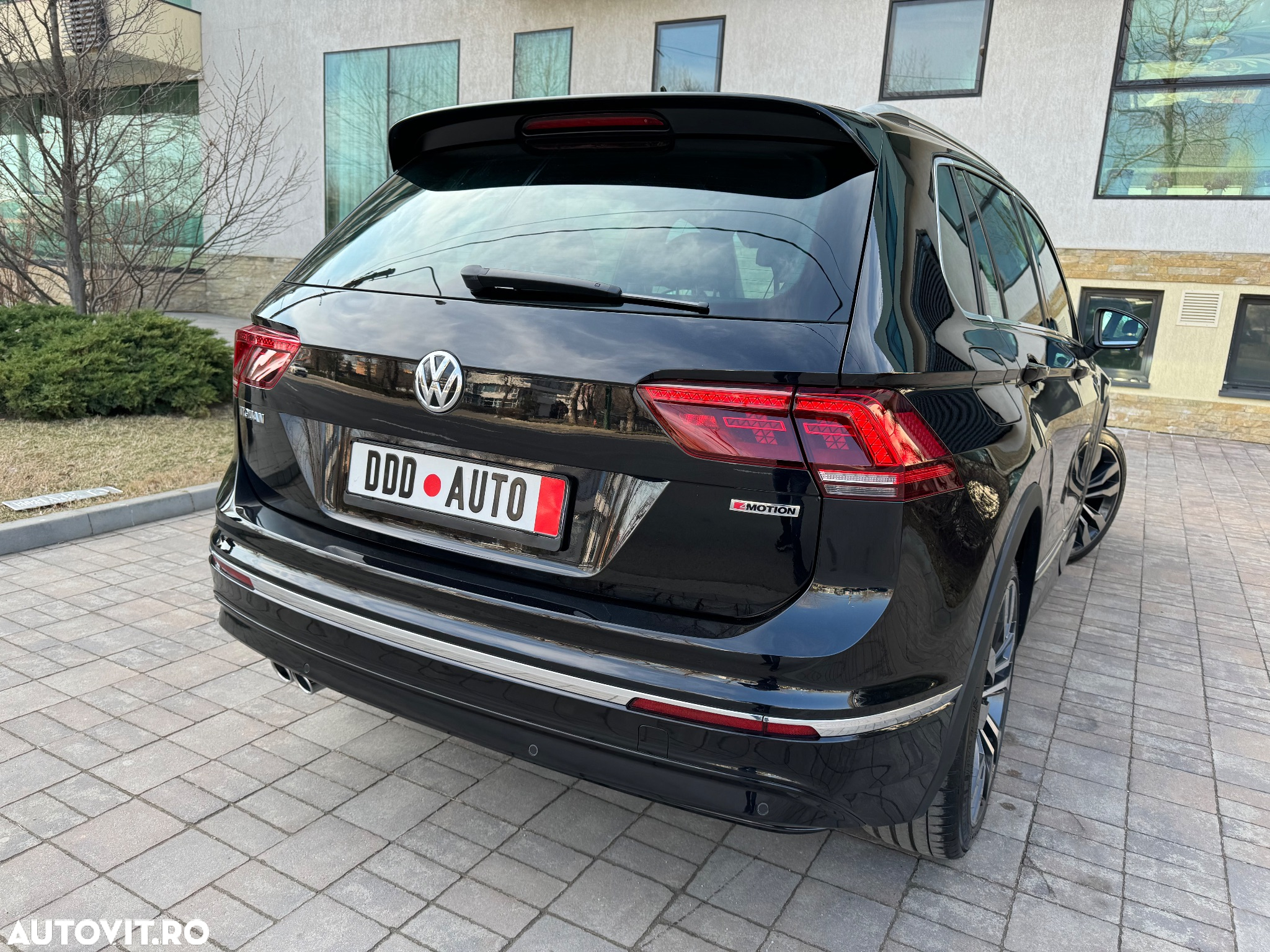 Volkswagen Tiguan 2.0 TDI 4Mot DSG Highline - 23