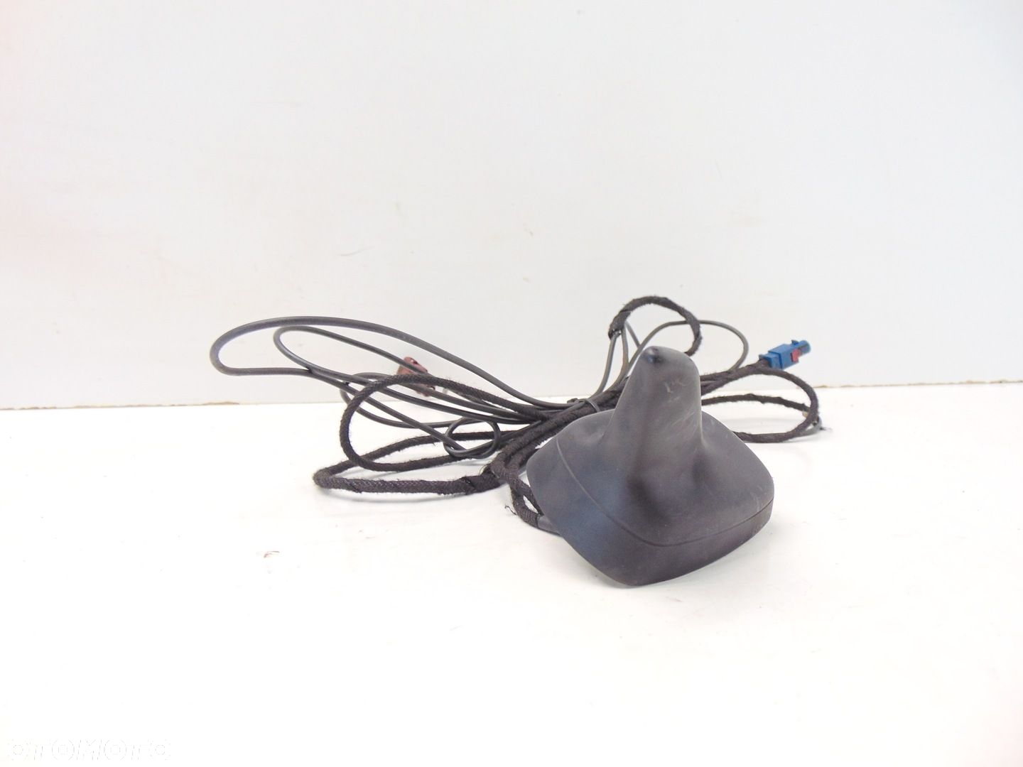 ANTENA DACHOWA GPS 8J8035503A AUDI TT 8J 06-14 - 2