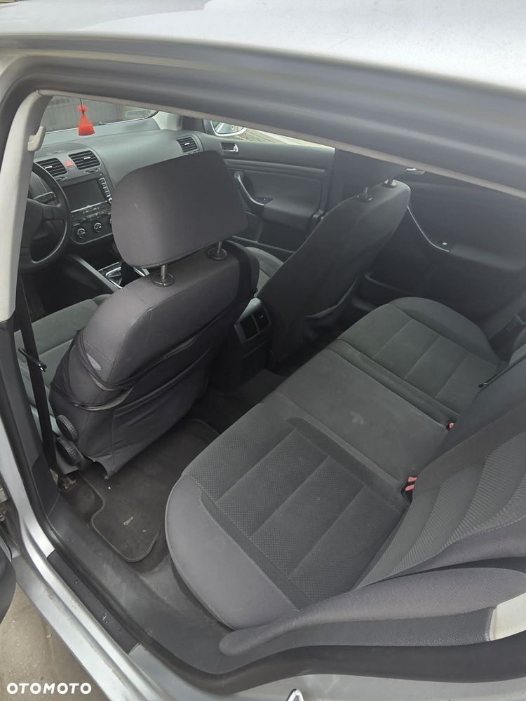 Volkswagen Golf 1.6 FSI United - 2