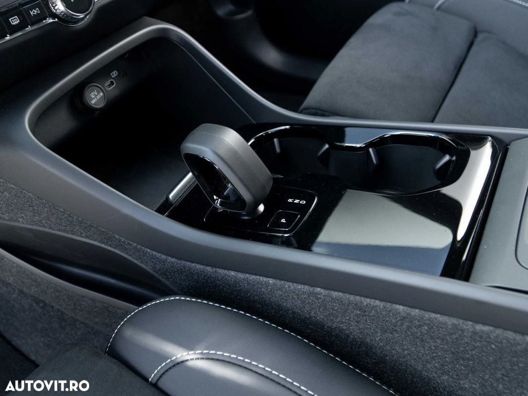 Volvo XC 40 Recharge Twin Motor AWD Plus - 20