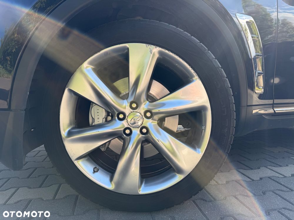 Infiniti FX - 9