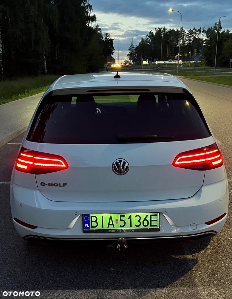 Volkswagen Golf - 28