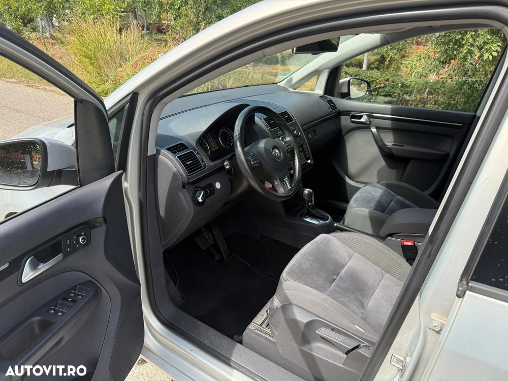 Volkswagen Touran 2.0 TDI DPF DSG Highline - 7