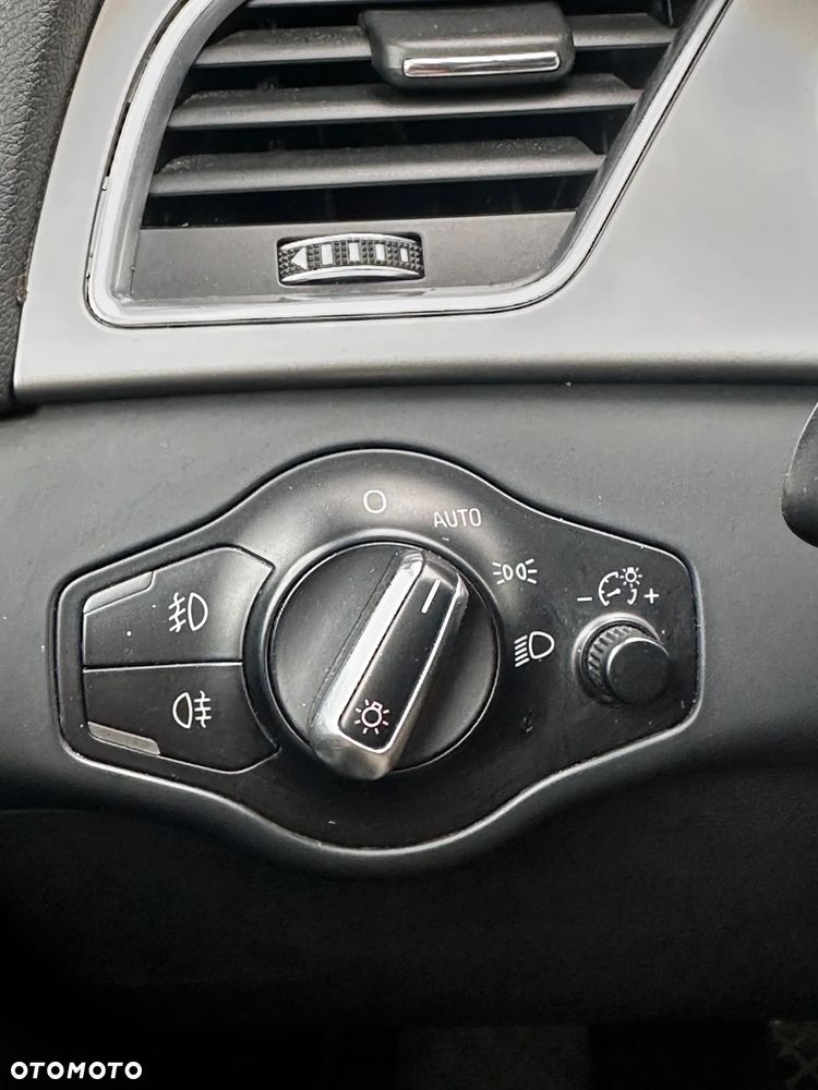 Audi A4 Avant 2.0 TDI DPF clean diesel Ambiente - 13
