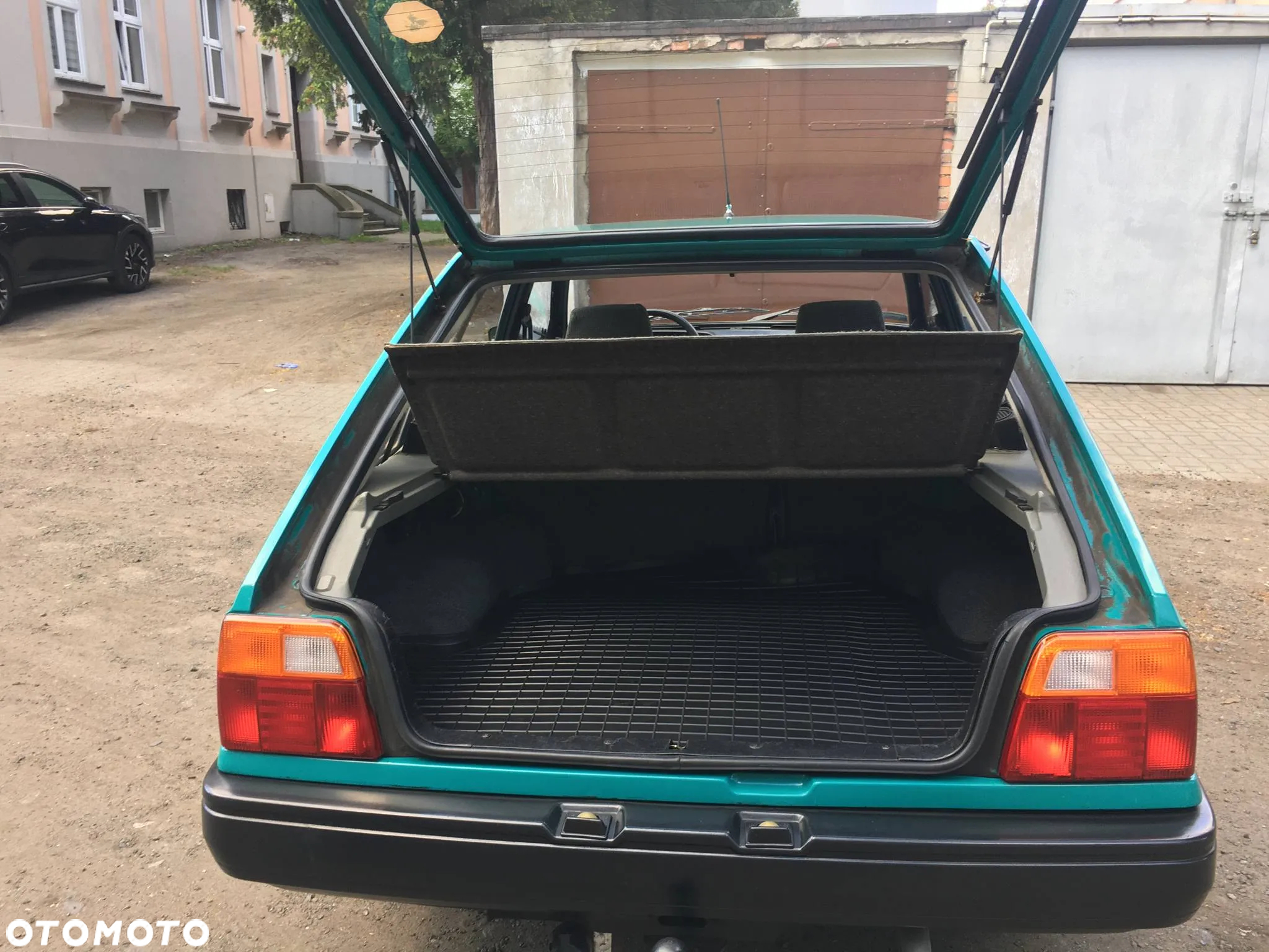 Polonez Caro - 10