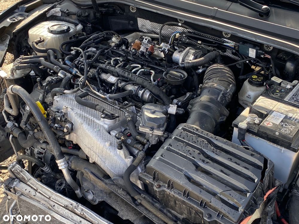 Volkswagen Passat 2.0 TDI Elegance DSG - 8