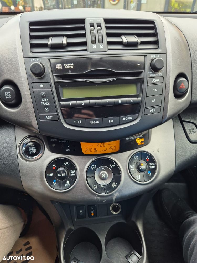 Toyota RAV4 2.2L D-CAT M/T Luxury - 5