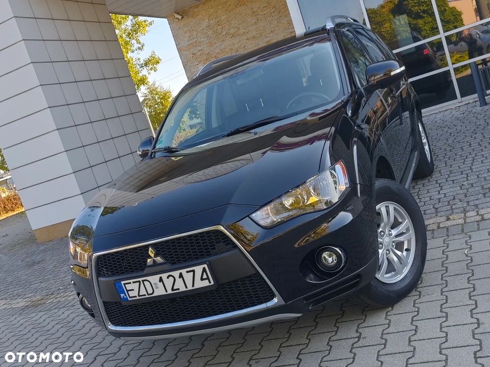 Mitsubishi Outlander 2.0 Intense + NAVI 2WD EU5 - 2