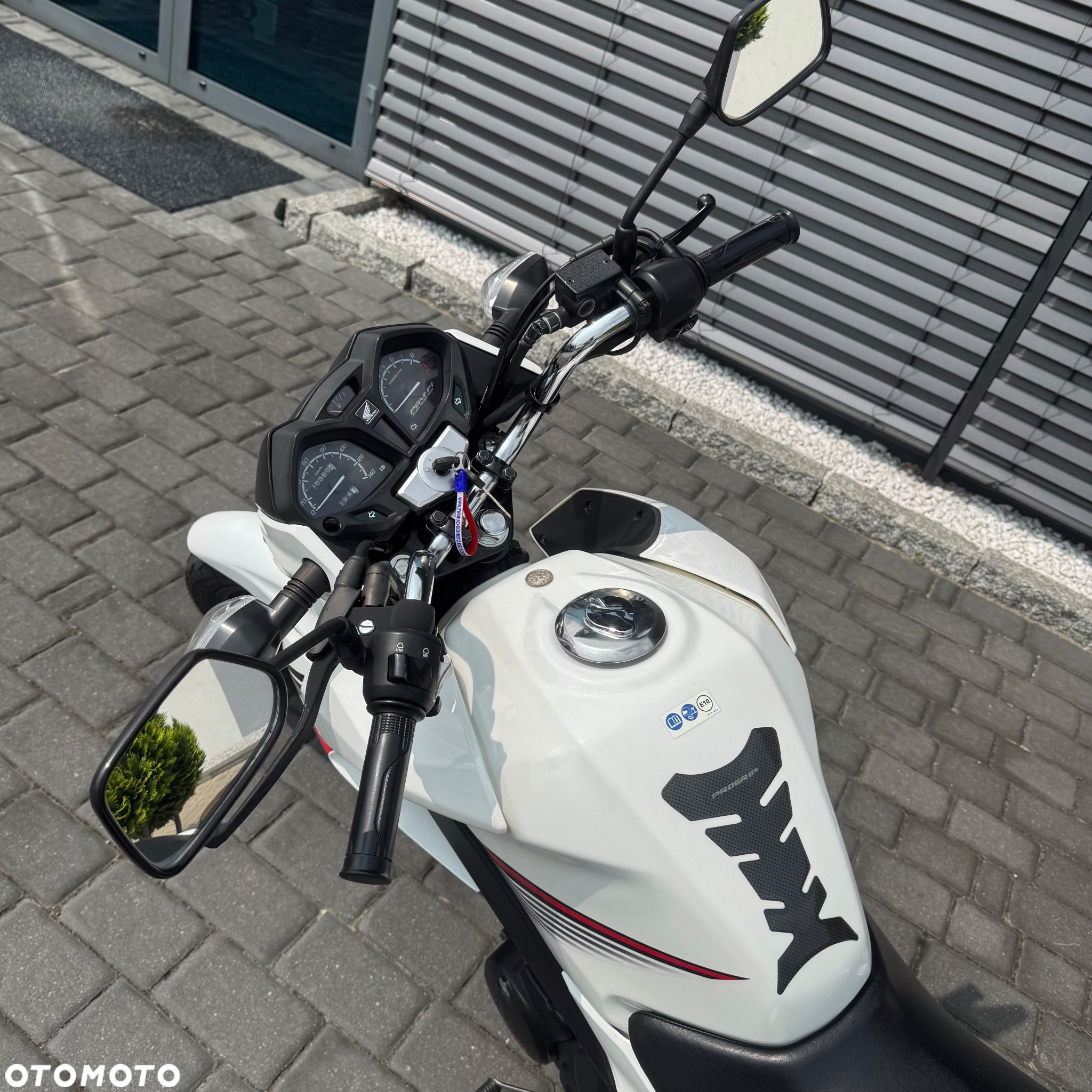 Honda CBF - 10