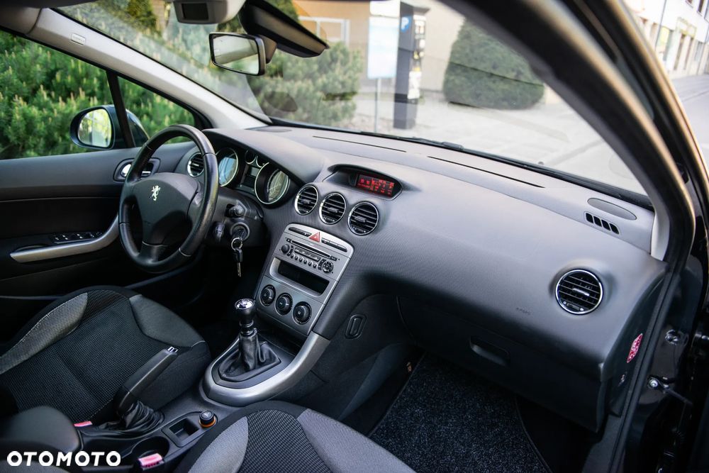 Peugeot 308 HDi FAP 135 Platinum - 24