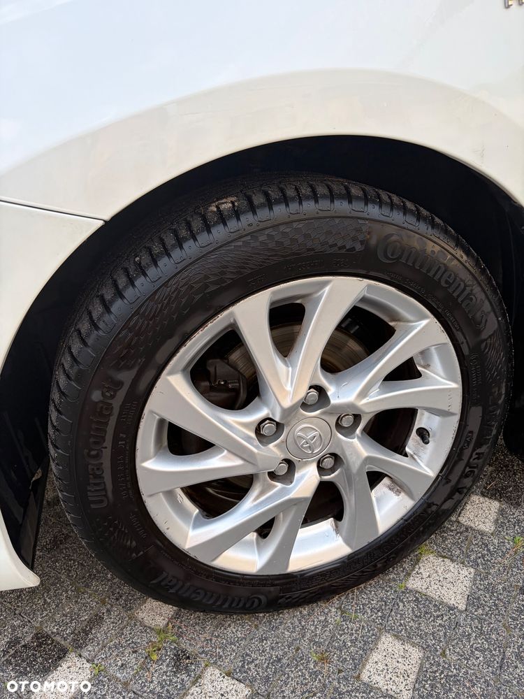 Toyota Auris Hybrid 135 Premium - 8