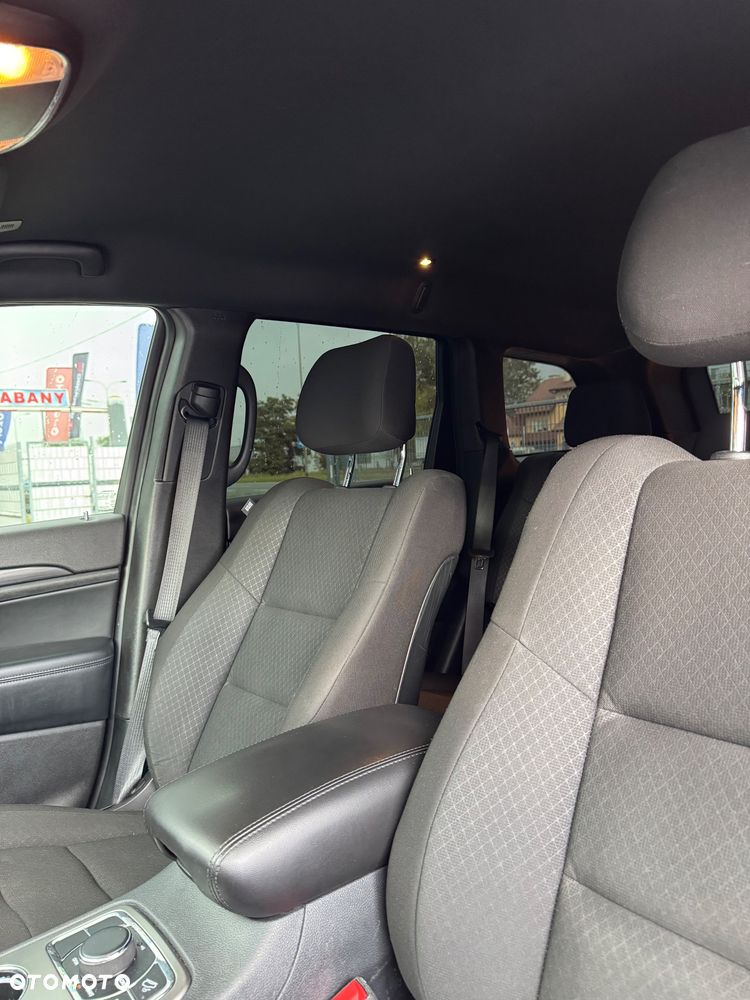 Jeep Grand Cherokee - 16
