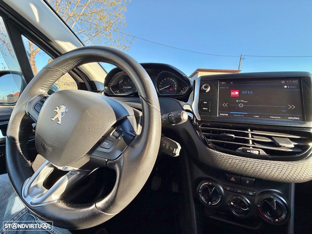Peugeot 208 1.2 PureTech Style - 8