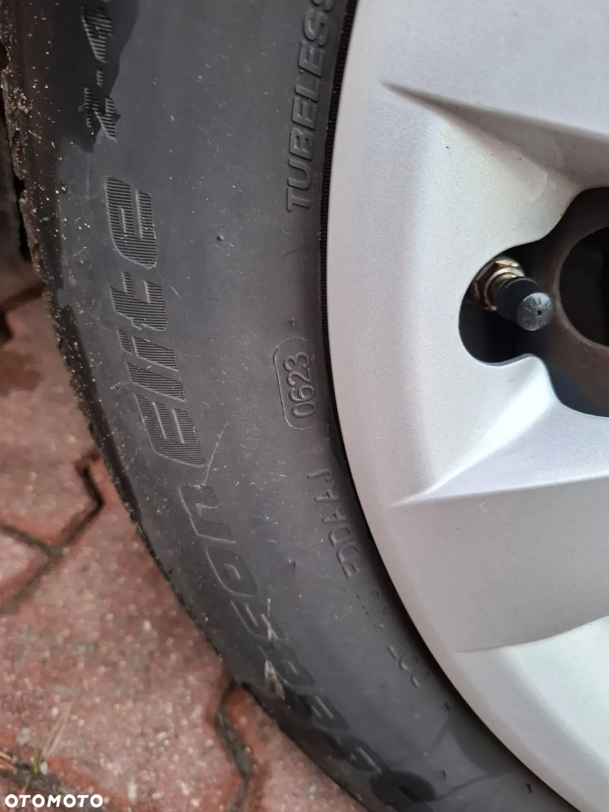 Kia Rio 1.4 M - 12