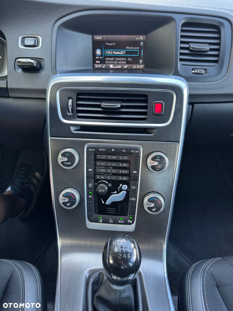 Volvo S60 T3 Momentum - 12