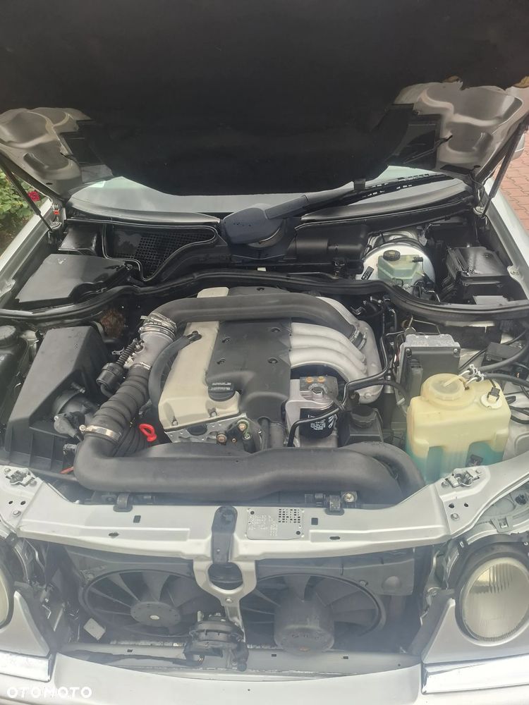 Mercedes-Benz Klasa E - 8