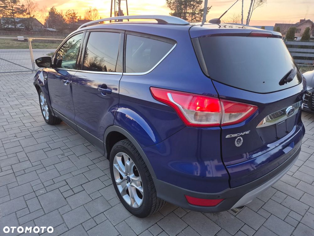 Ford Escape 2.0 EcoBoost AWD Titanium - 5
